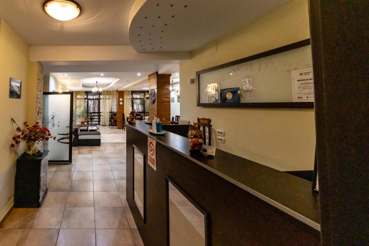 Pension Master Sinaia Bagian luar foto